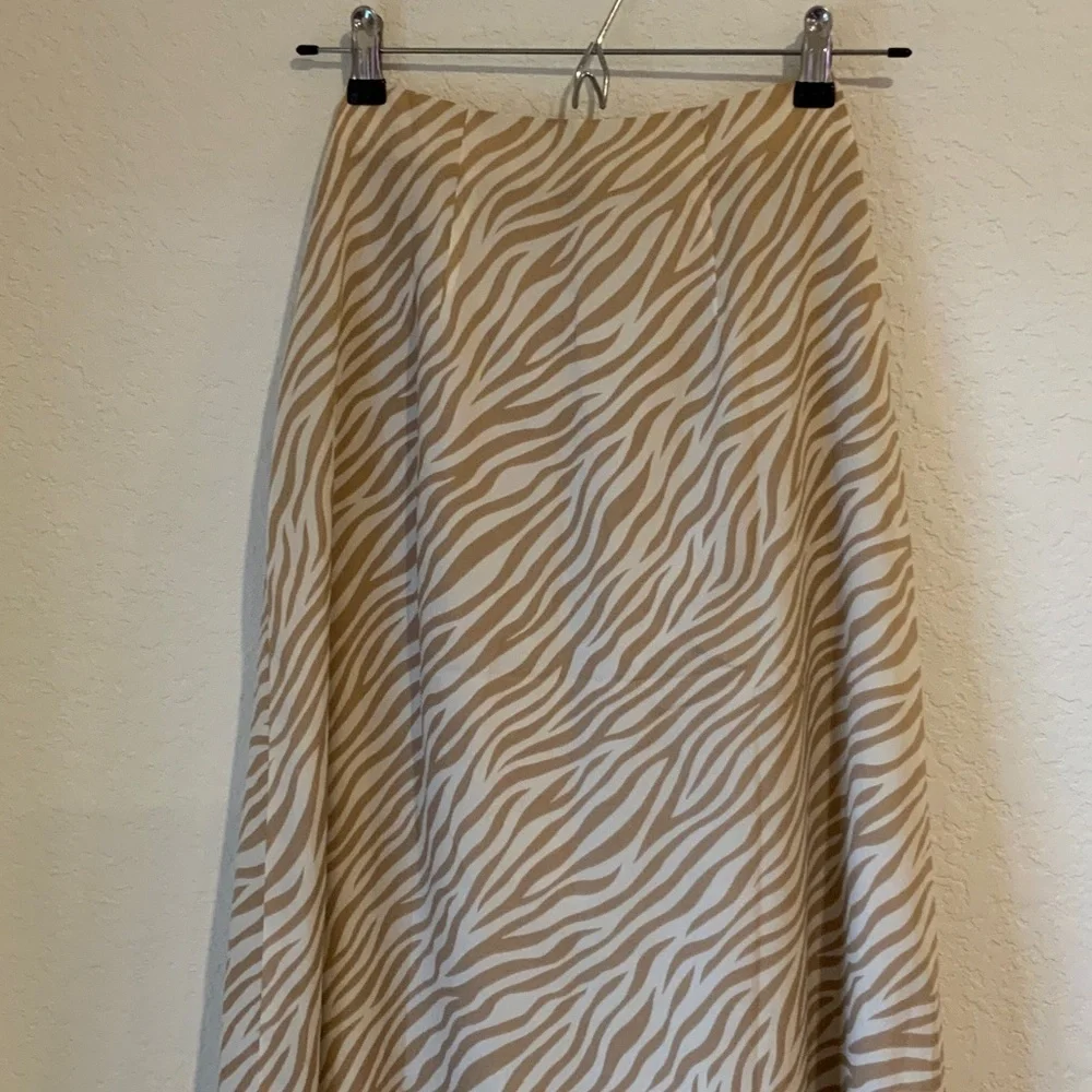 Zebra Print Tan Skirt - Picture 4 of 8